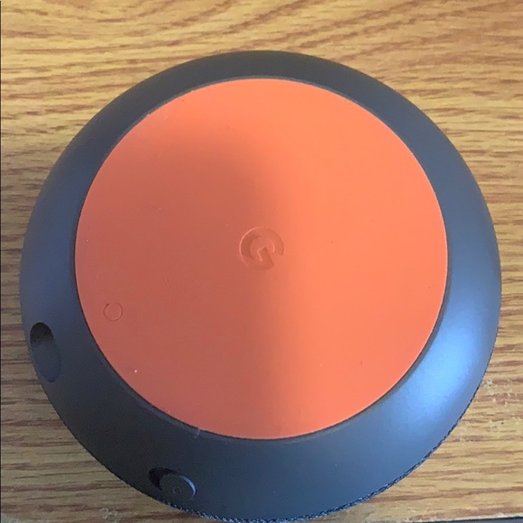 Google Home Mini - Picture 2 of 4